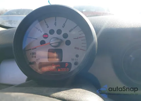 2011 Mini Cooper z USA, uszkodzony, nr VIN WMWSU3C57BT098433